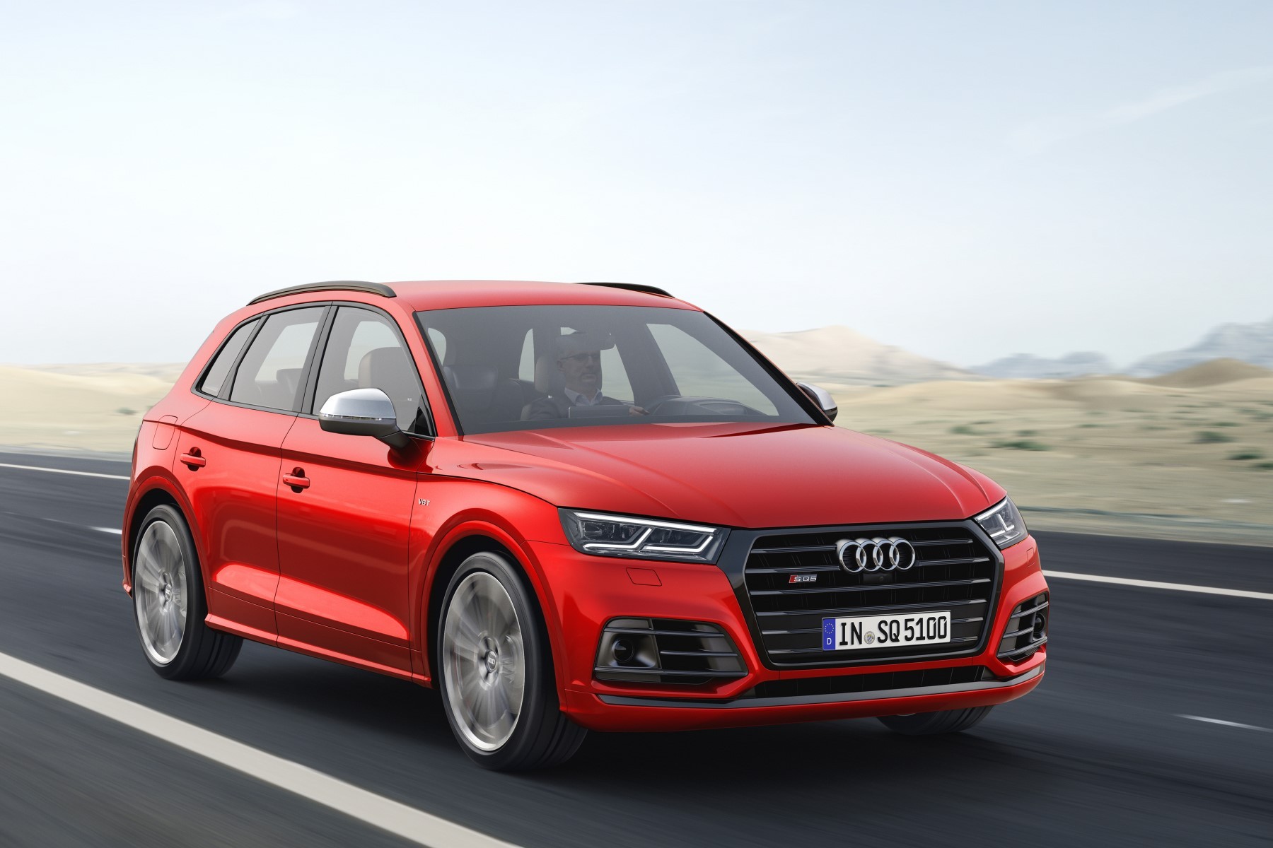 Audi SQ5 (2017) : 3/4 avant droit en mouvement