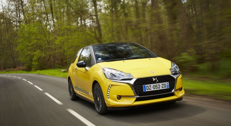 DS DS3 1.6i THP 208  BVA8 Performance Black Special (Berline)