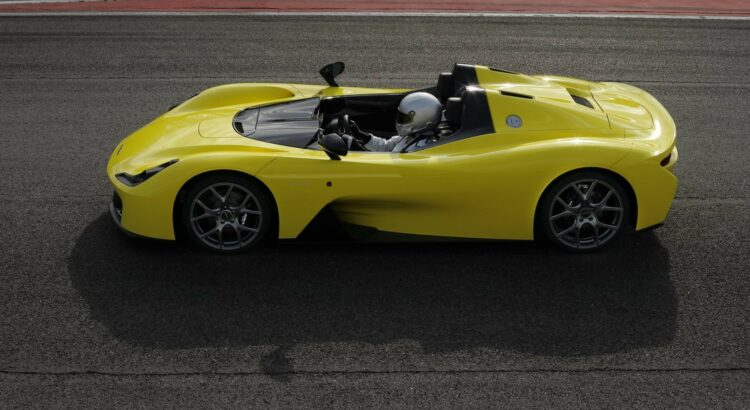 Dallara Stradale (2017) : profil gauche jaune
