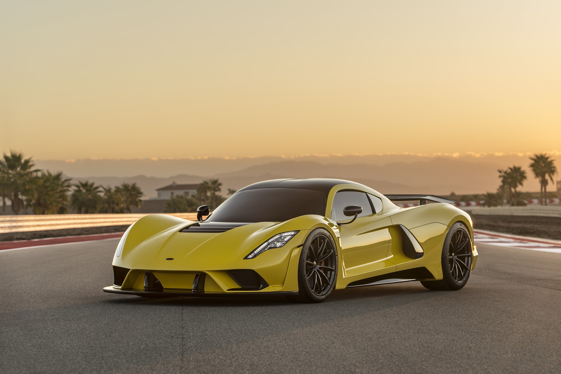 Hennessey Venom F5 (2017) : 3/4 avant gauche jaune