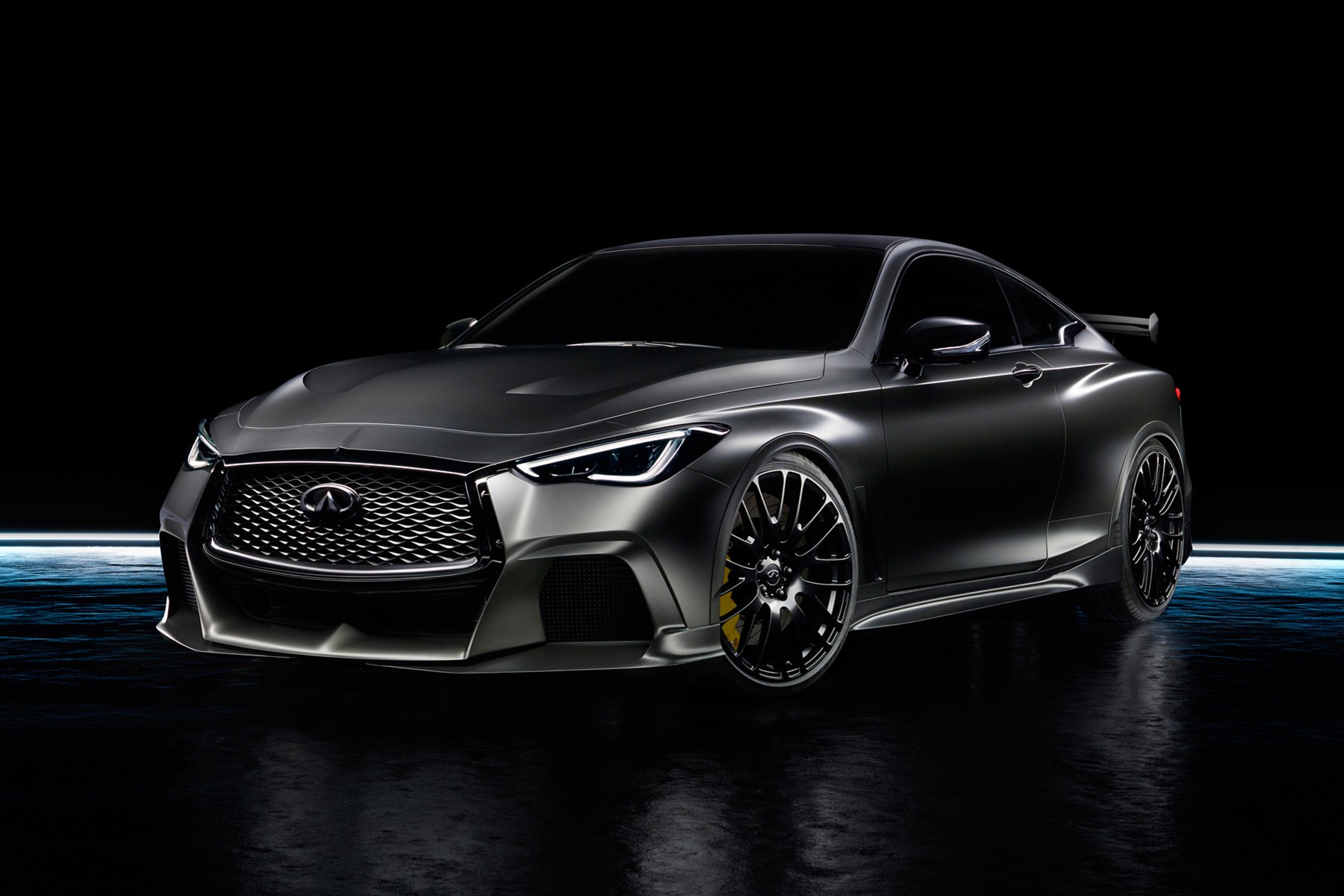 Infiniti Black S (2017) Grise : Vue 3/4 avant