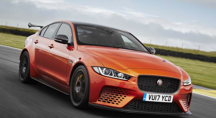 Jaguar XE SV project 8 (2017) hérite d'un V8 5L à compresseur de 600 ch