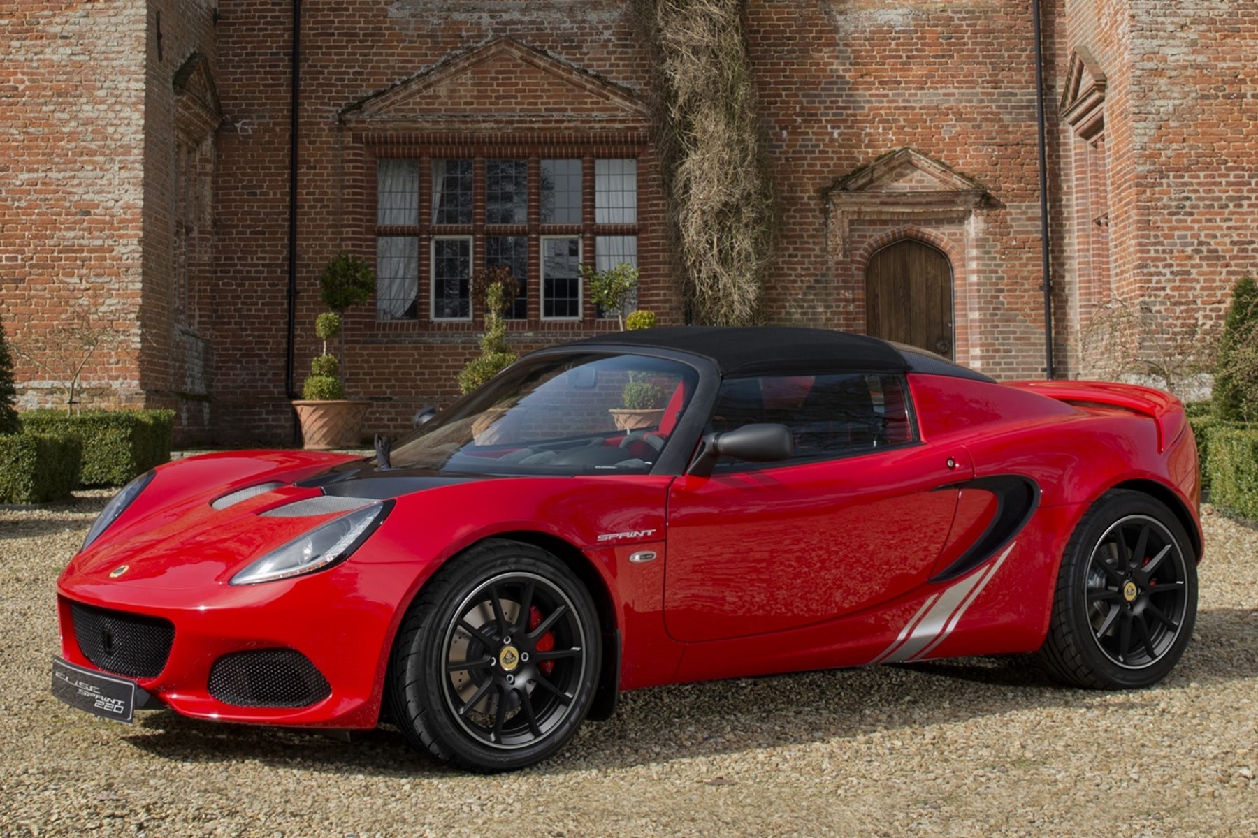 Lotus Elise Sprint (2017) : 3/4 avant gauche rouge