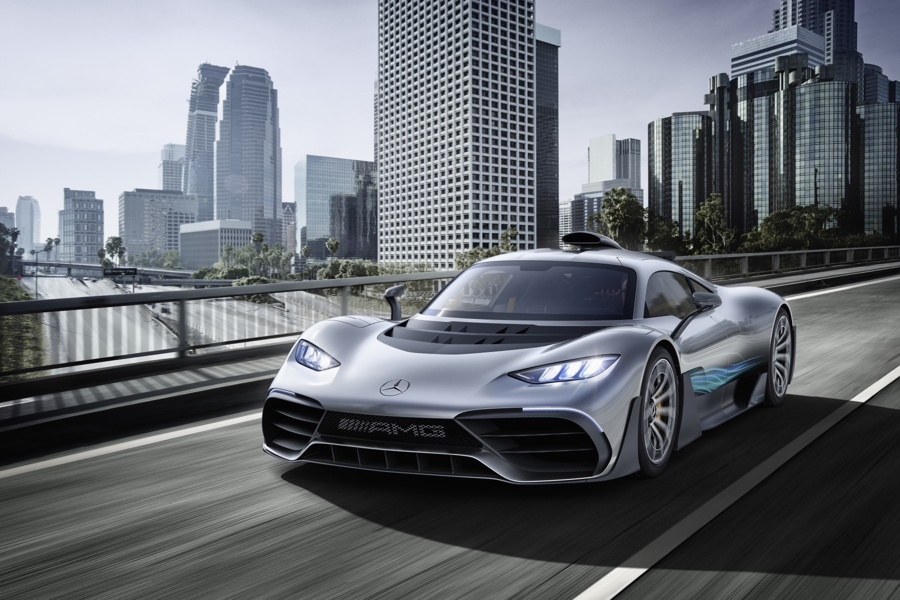 Mercedes-AMG Project One (2017) : 3/4 avant gauche gris