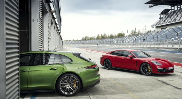 Porsche Panamera GTS (2018) : 3/4 avant droit rouge