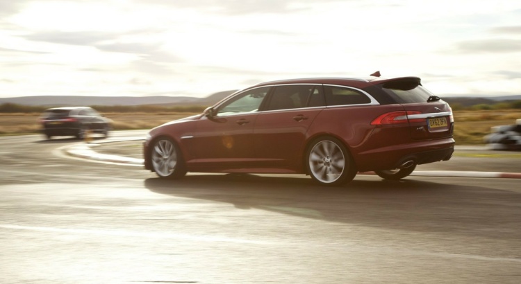 Jaguar XF 5.0i V8 Suralimenté 550   XFR-S (Break)