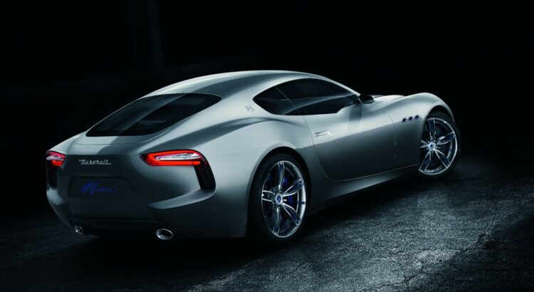 La Maserati Alfieri se montre en avance
