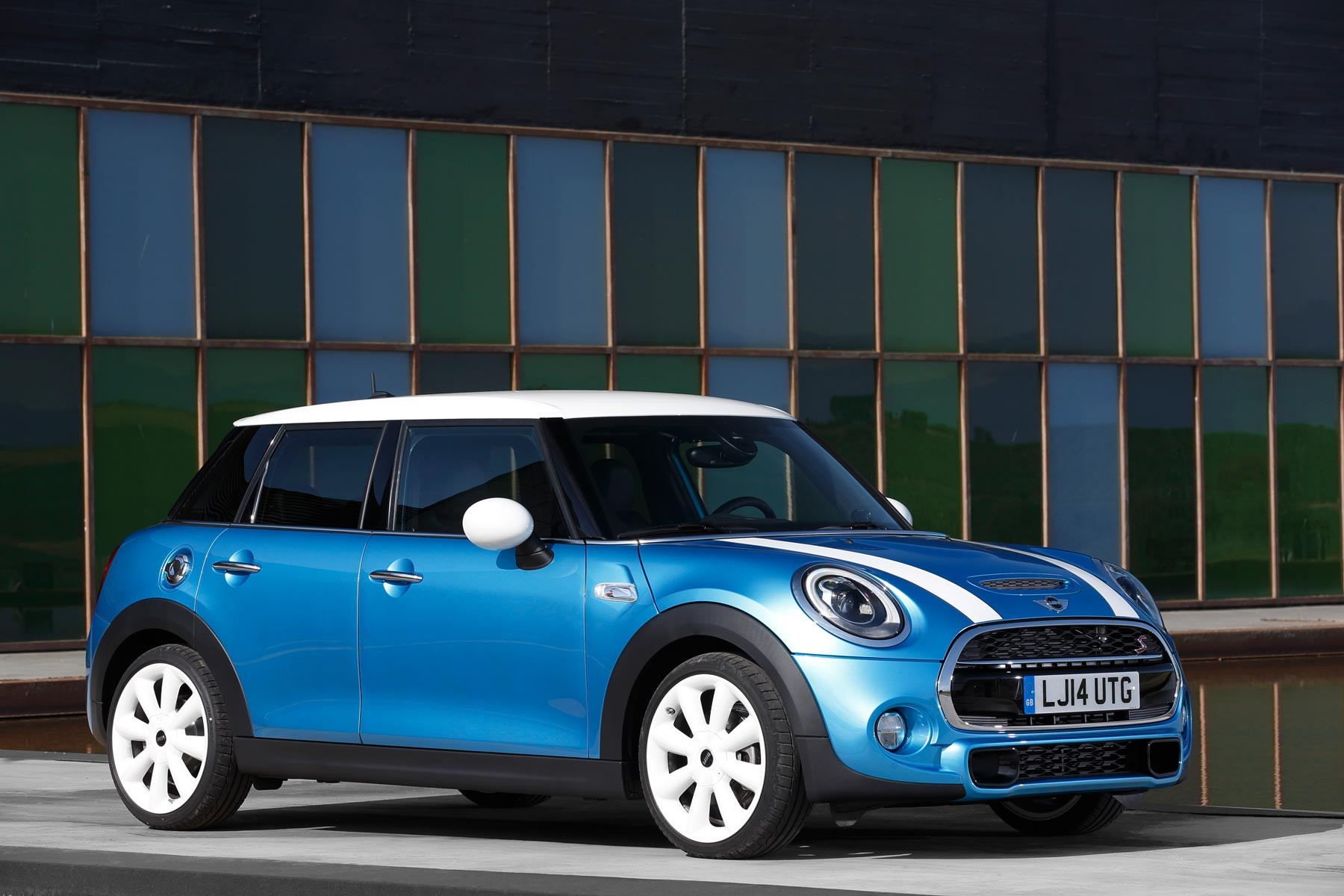  Mini  Mini  2 0i Twin Power Turbo 211 BVA6 Edition 211 John 