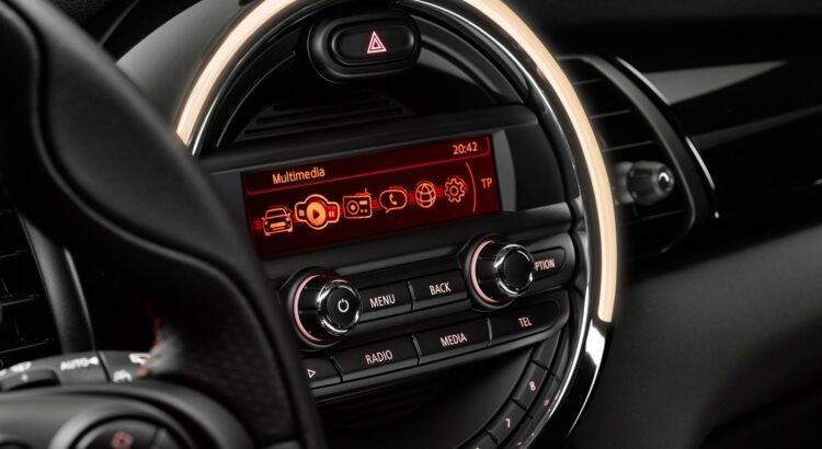 Essai vidéo Sport Auto : la Mini Cooper JCW