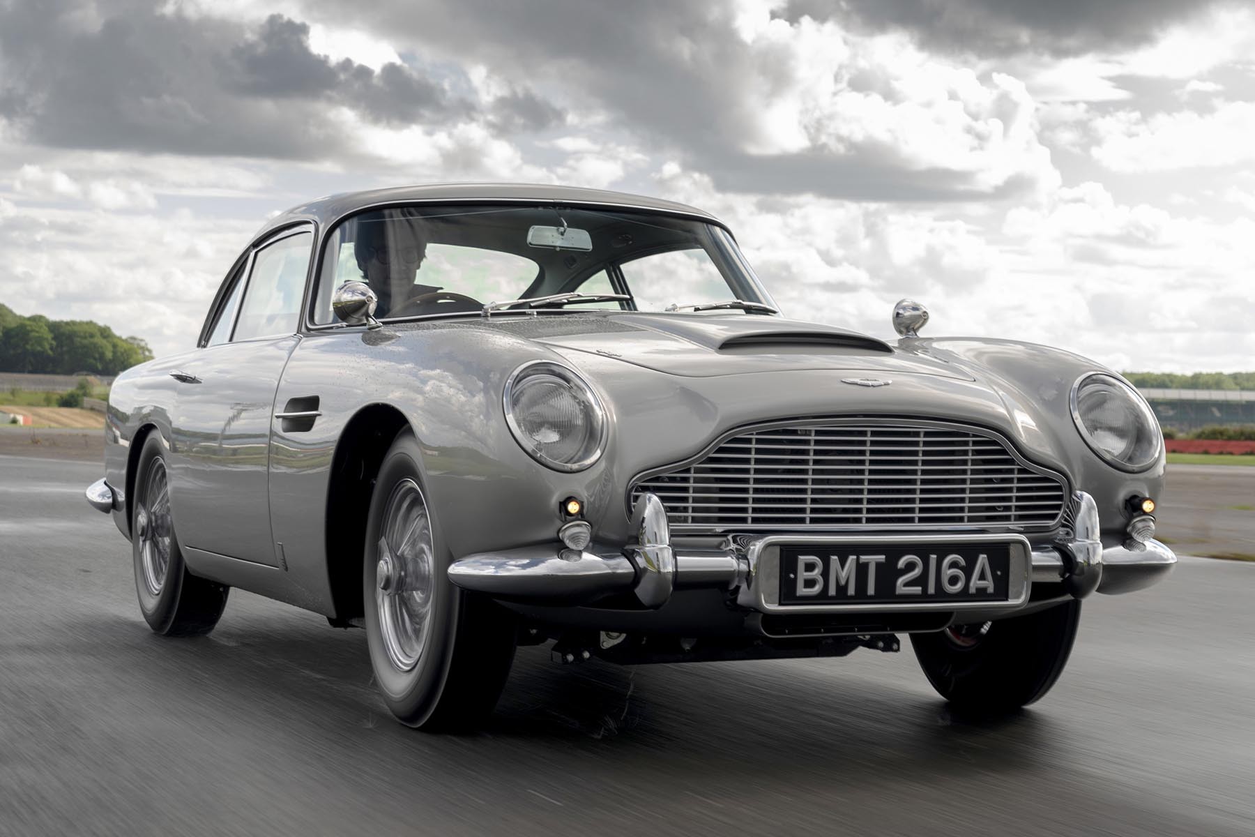 Aston Martin DB5 Goldfinger Continuation (2020) - Crédit : Max Earey / Aston Martin
