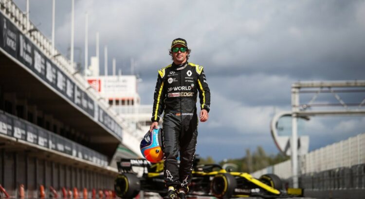 Alonso a repris le volant d'une Renault F1 à Barcelone