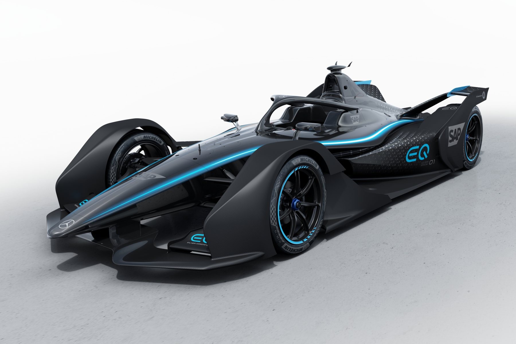 La Mercedes-Benz EQ Silver Arrow 01 dans sa livrée teaser