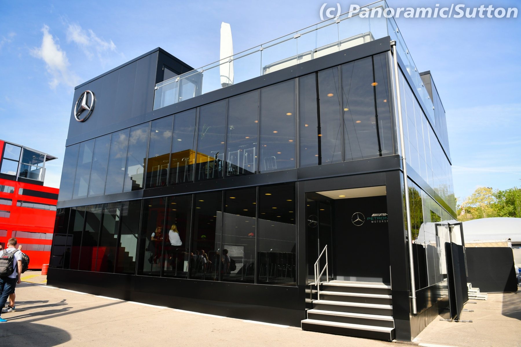 Le motorhome de Mercedes à Barcelone