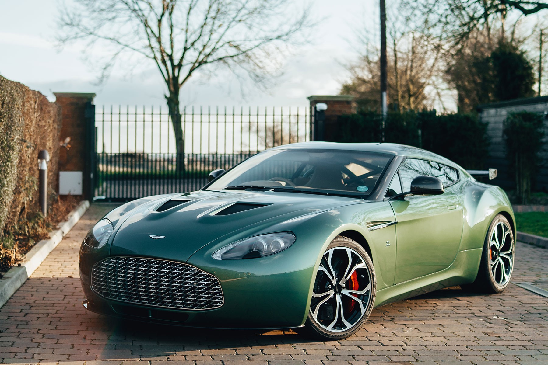 Aston Martin V12 Zagato (2012) : 3/4 avant