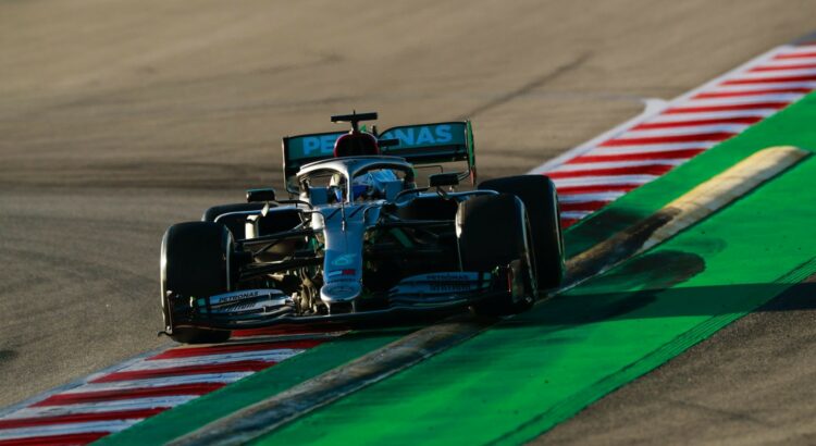 Valtteri Bottas (Mercedes) mercredi soir, alors que le soleil commençait à se coucher sur Barcelone