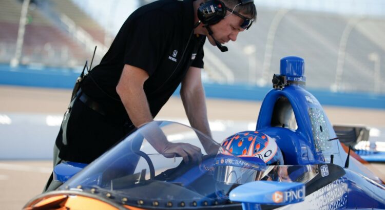 Scott Dixon (Ganassi) teste le pare-brise de l'IndyCar