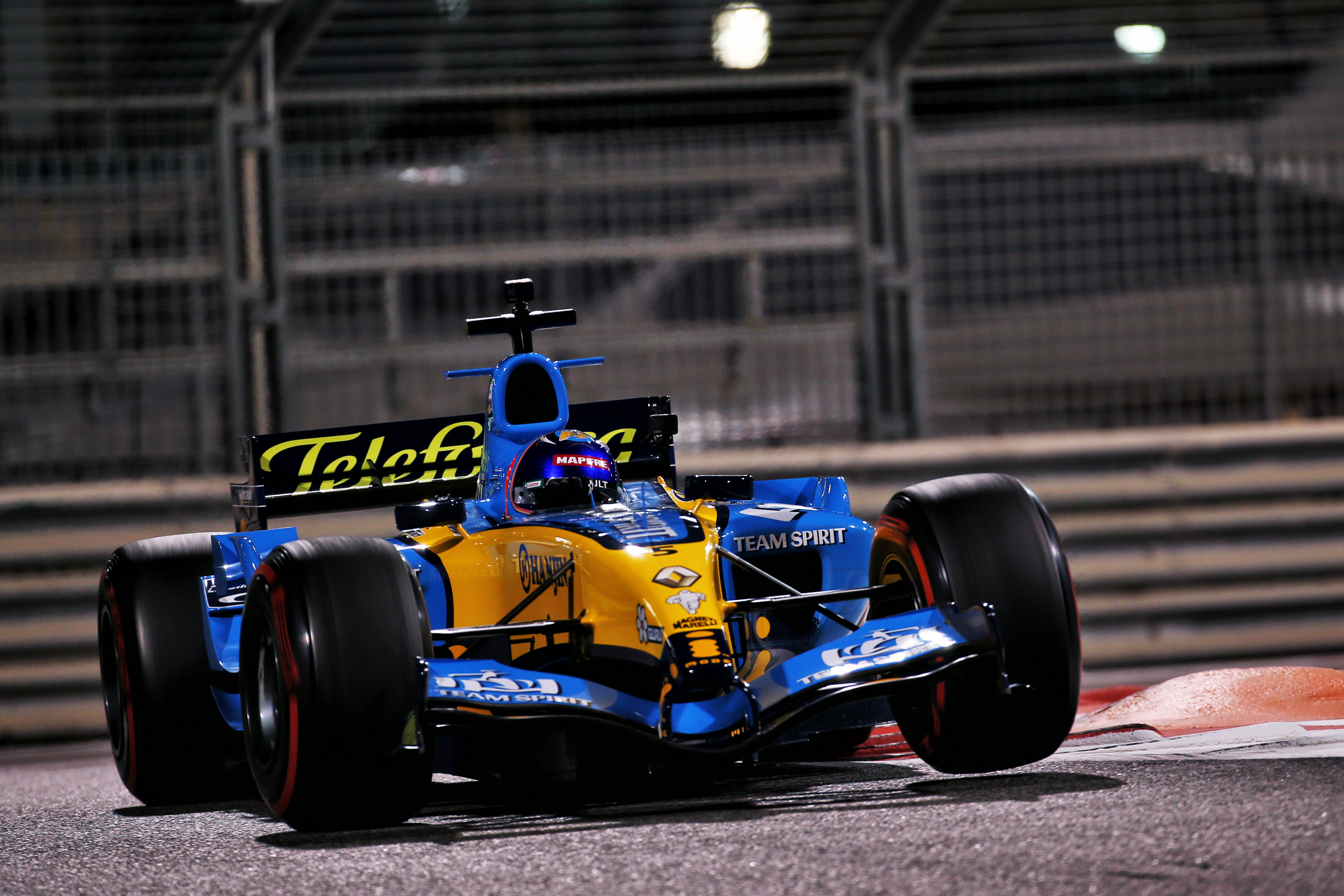 Le jour où : Alonso a fait rugir le V10 Renault à Abu Dhabi ! (+ vidéo)