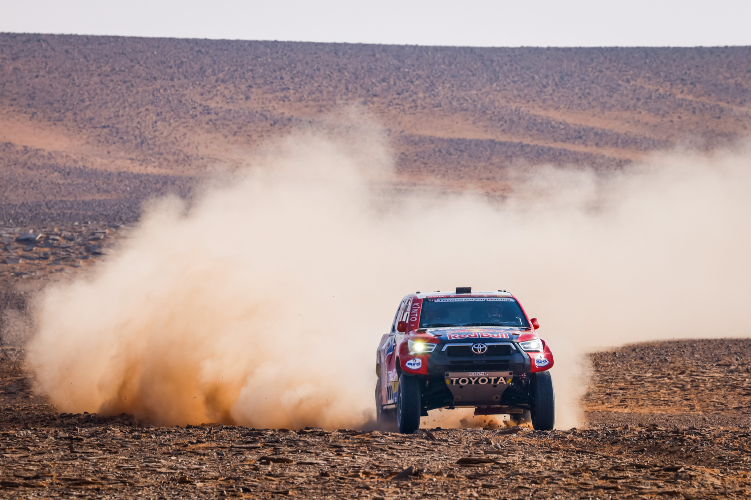 4ème victoire d'étape pour Al-Attiyah-Baumel (Toyota), bien décidé à jouer la gagne jusqu'au bout !