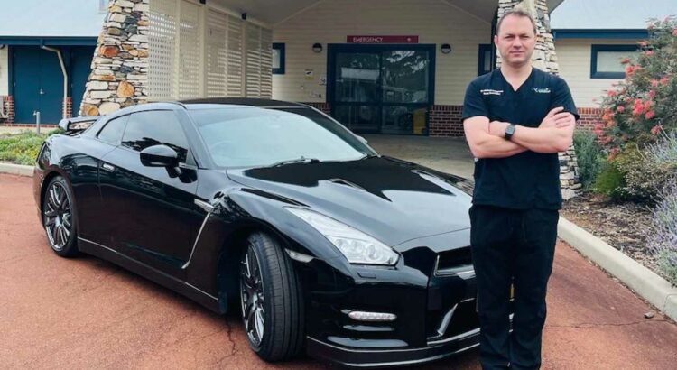 Nissan GT-R : il la transforme en ambulance !