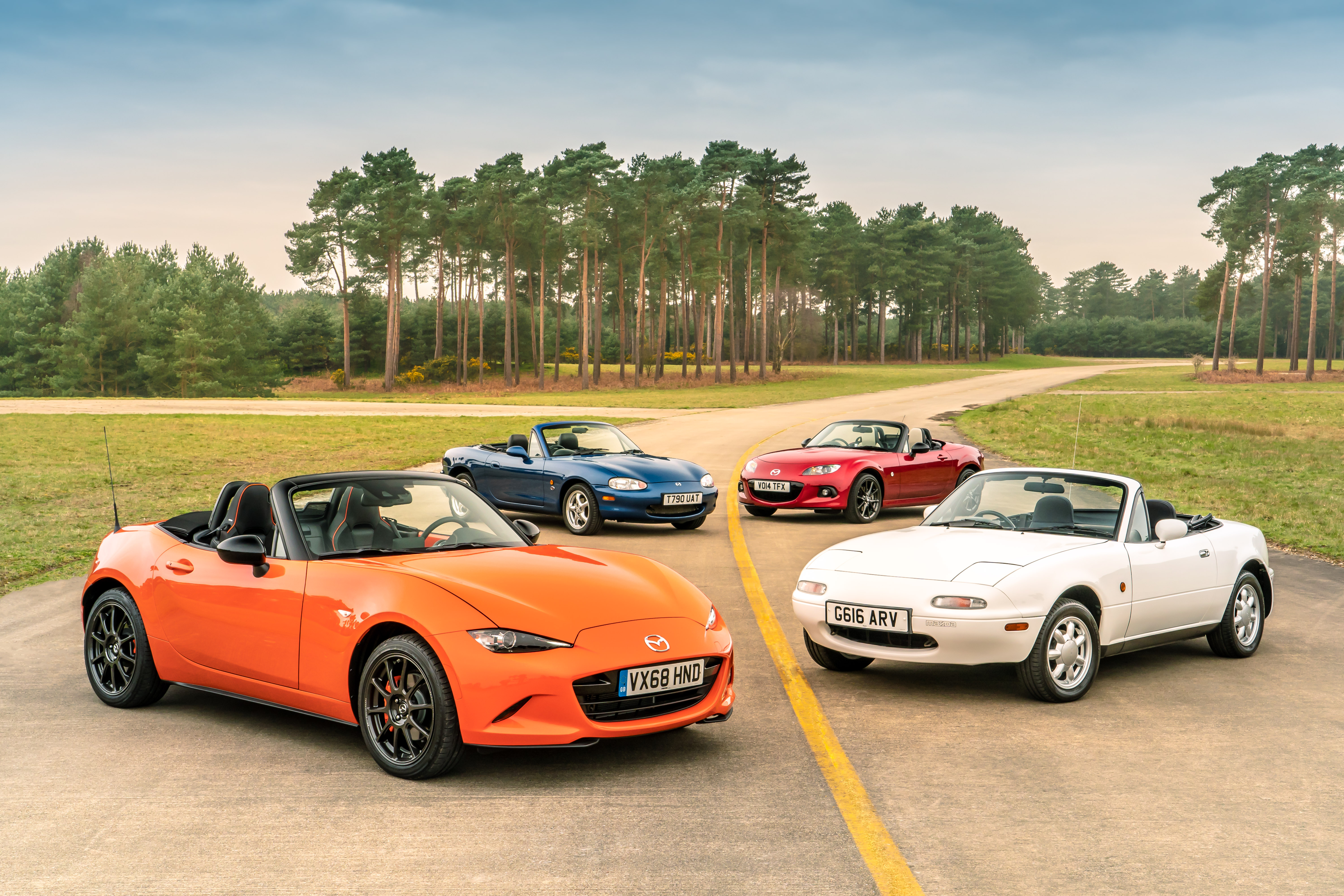 mazda mx-5 route quatre générations couleurs