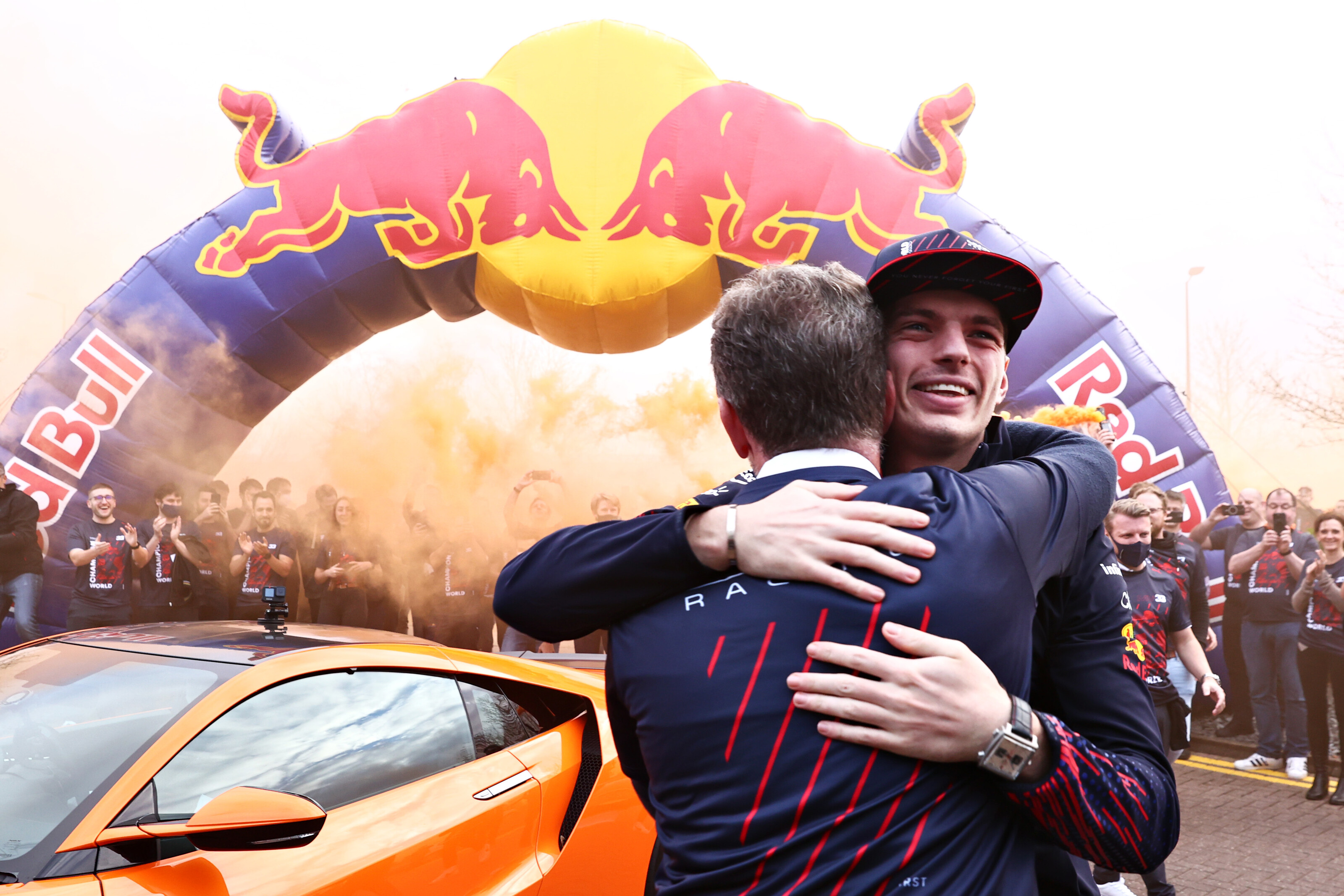 F1 - Max Verstappen accueilli comme un roi chez Red Bull ! (+ vidéo)