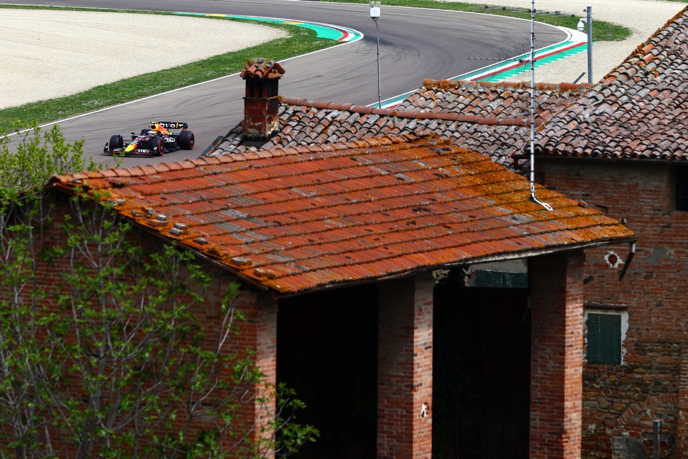 F1 - Grand Prix d'Emilie-Romagne : Verstappen mène un doublé Red Bull, Leclerc à la faute !