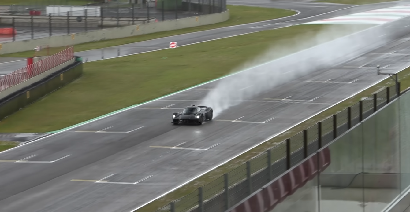 Aston Martin Valkyrie : l’Hypercar en tests au Mugello