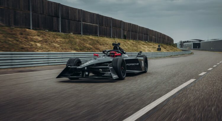 Formula E – La nouvelle Gen3 de Porsche a effectué ses premiers tours !