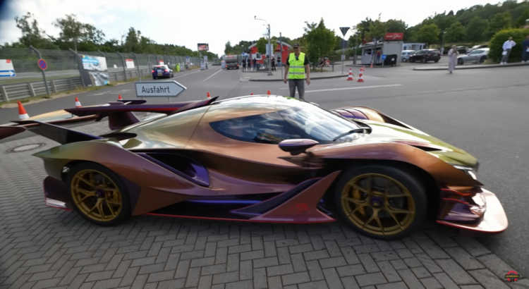 L’impressionnante Apollo Intensa Emozione fait rugir son V12 au Nürburgring