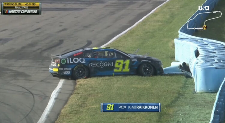 Kimi Räikkönen dans le mur pour ses débuts en NASCAR ! (+ vidéo)