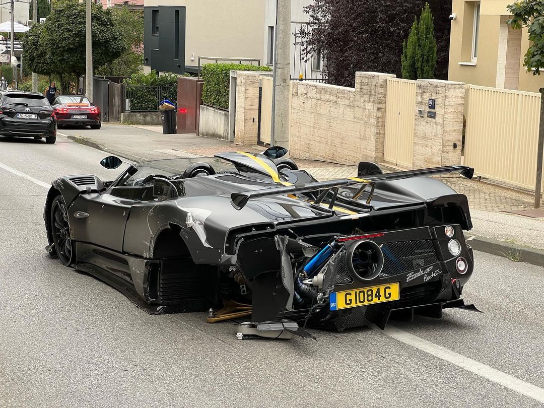 Pagani Zonda HP Barchetta crashée