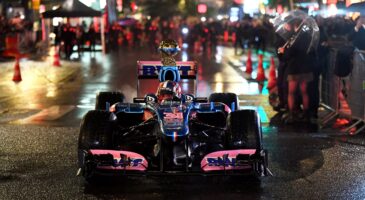 Ballon d'Or 2022 : Esteban Ocon fait rugir une Alpine F1 dans Paris
