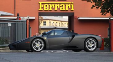 Ferrari Enzo noir mat vente
