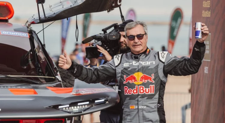 Dakar 2023 : blessé dans un tonneau, Carlos Sainz ne veut rien lâcher !