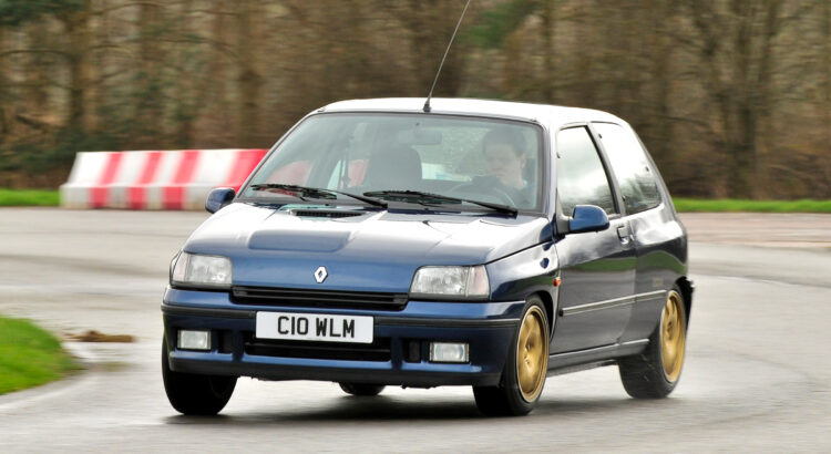 Renault Clio Williams (1993) : la "bombinette" fête ses 30 ans !