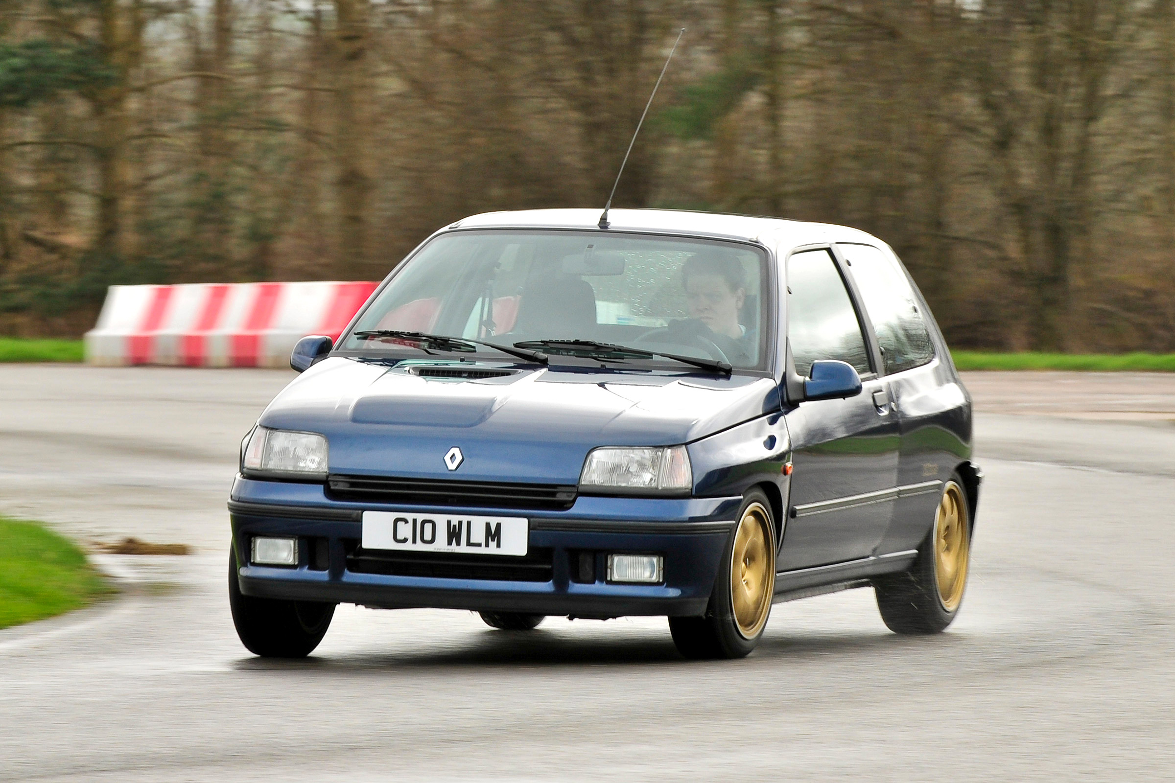 Renault Clio Williams (1993) : la "bombinette" fête ses 30 ans !