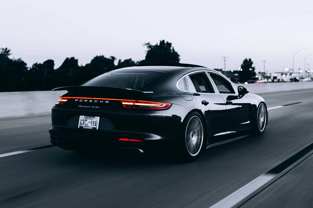 Alt="Assurer une voiture haut de gamme : 5 conseils"