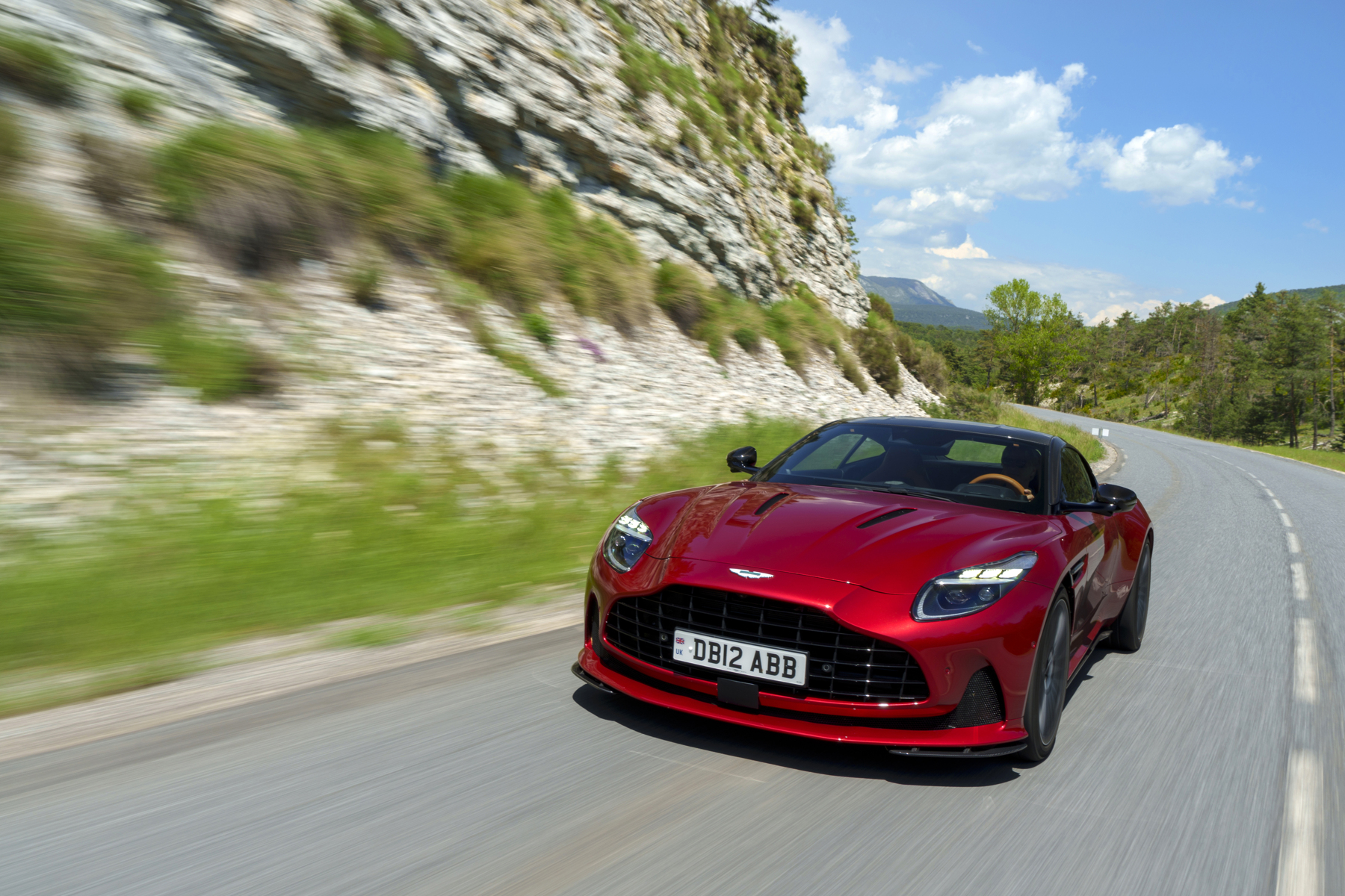 Aston Martin DB12
