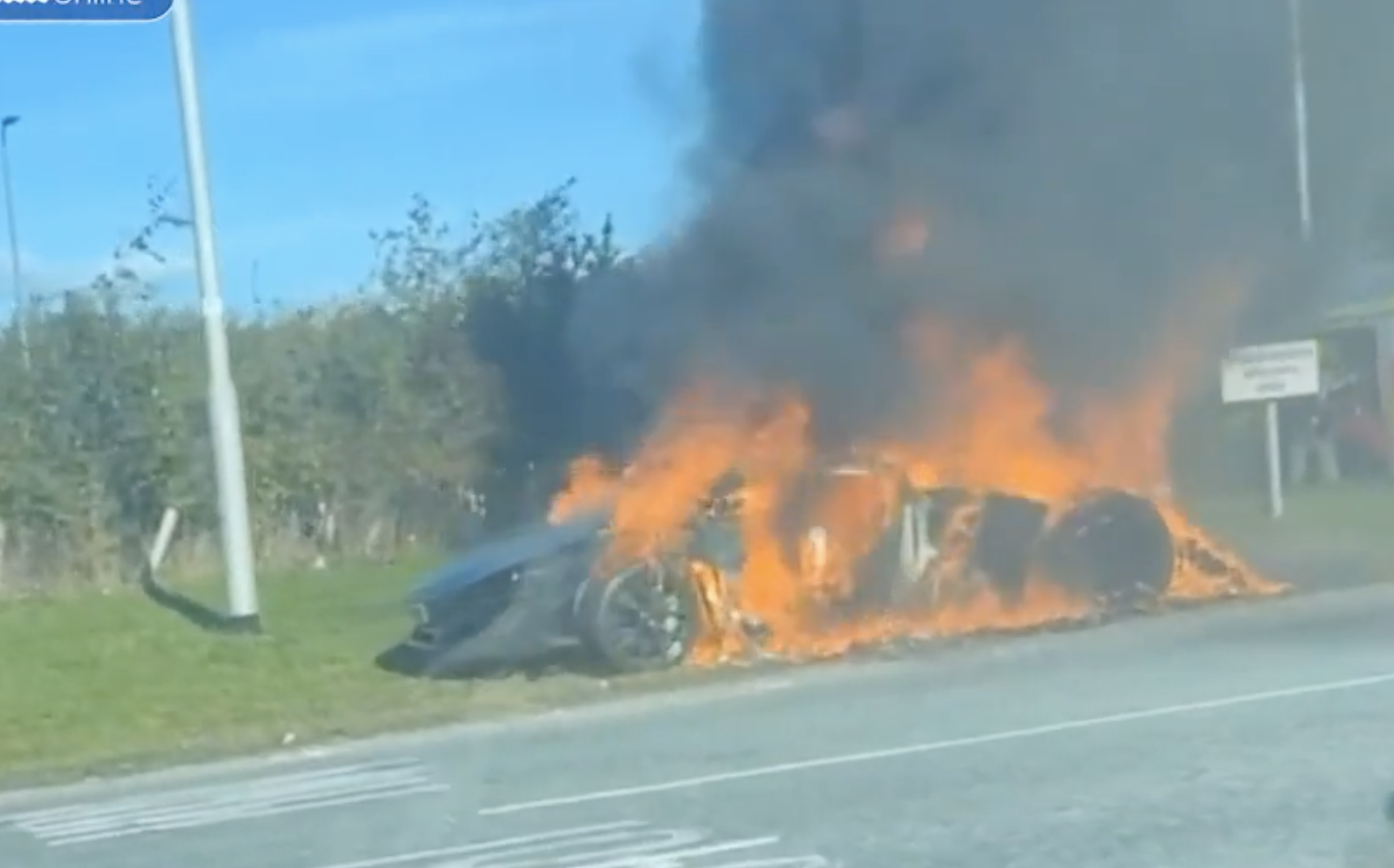 McLaren Artura en feu