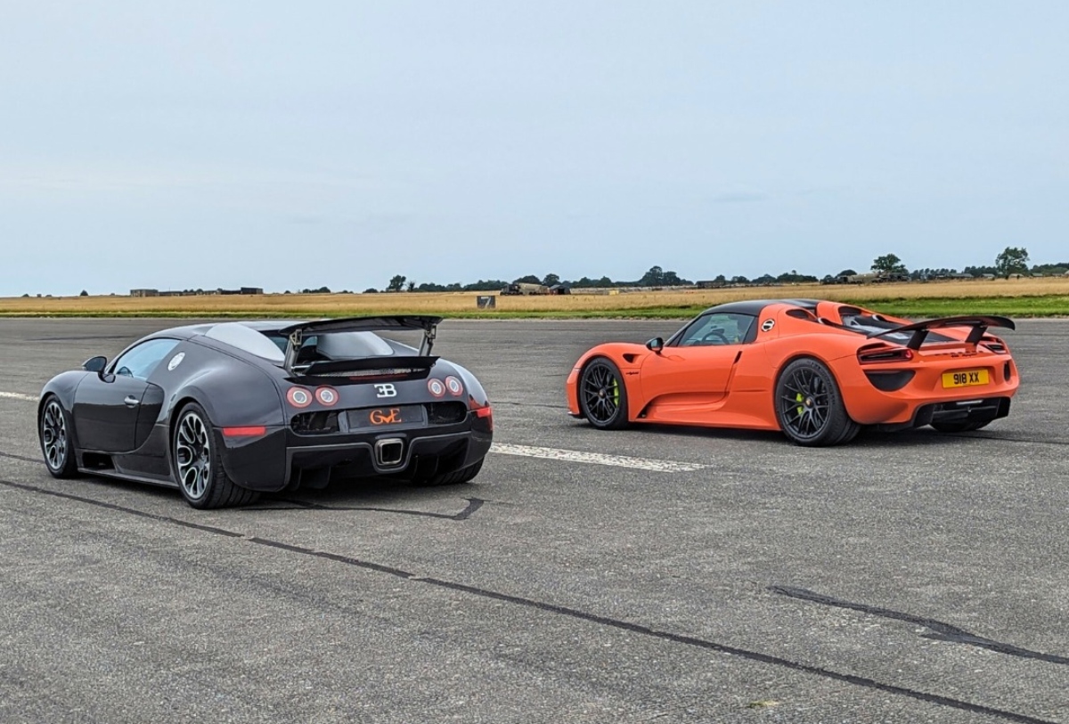 Red Bull F1 Bugatti Veyron Porsche 918 Spyder drag race vidéo