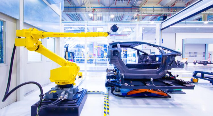 Lamborghini Revuelto (2023) : sa coque en carbone à la loupe