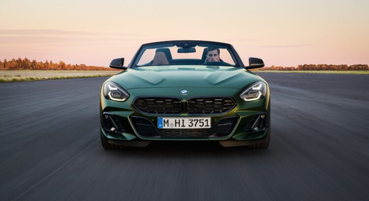 BMW Z4 M40i Pure Impulse (2024) : la bavaroise reçoit une boite manuelle (+ images)