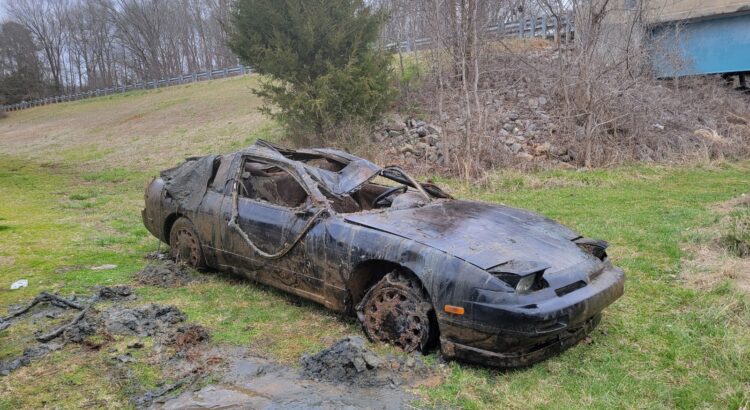 Une Nissan 240SX repêchée dans un lac après 32 ans