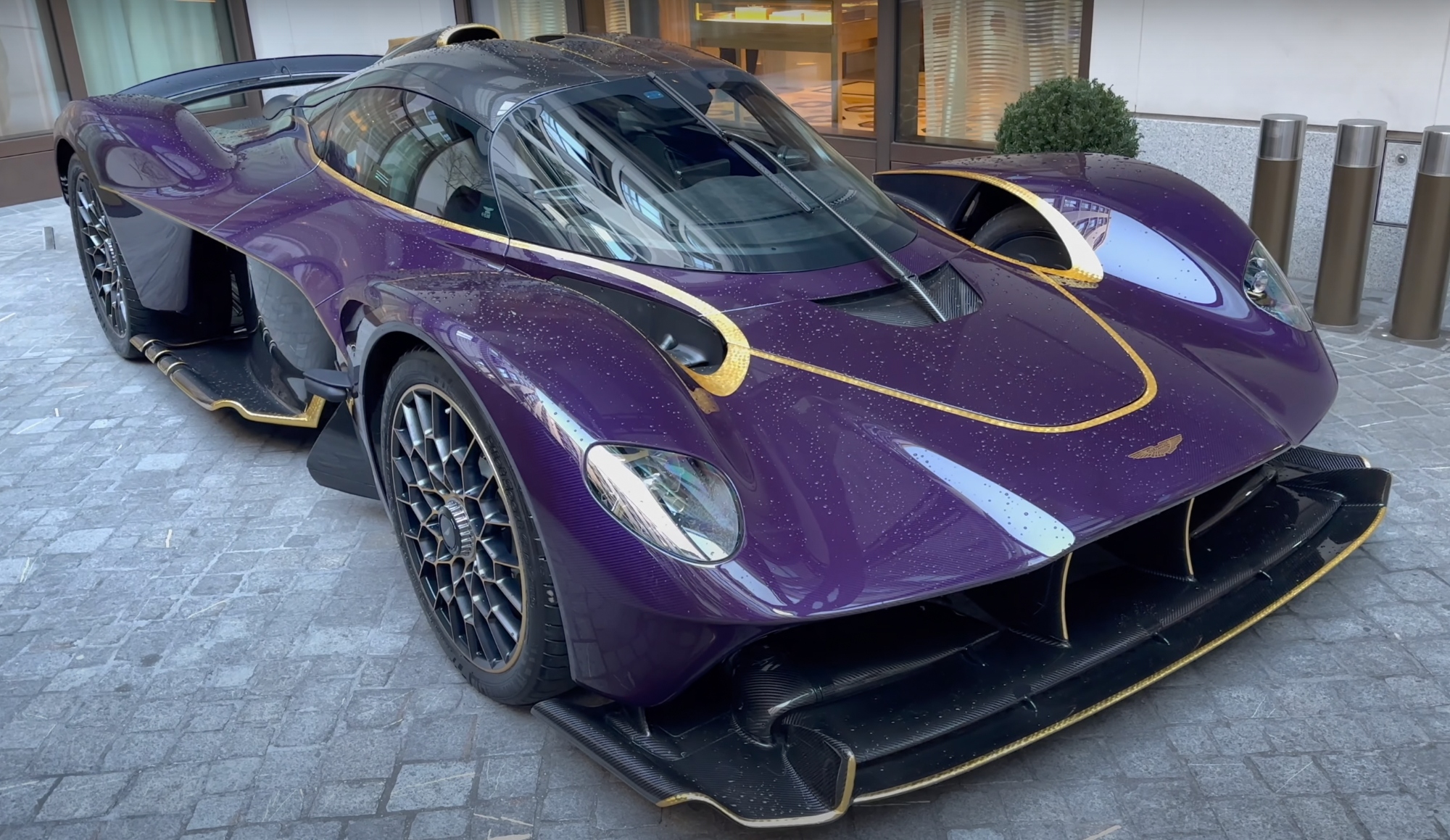Aston Martin Valkyrie 2024