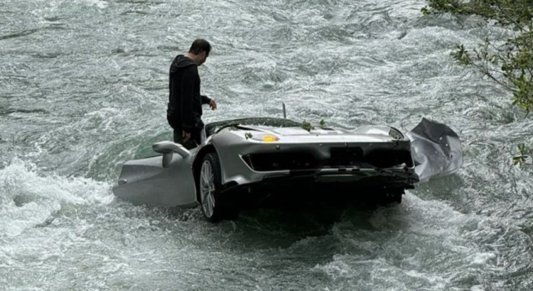 Comment cette Ferrari 488 Pista a-t-elle fini dans cette rivière ?