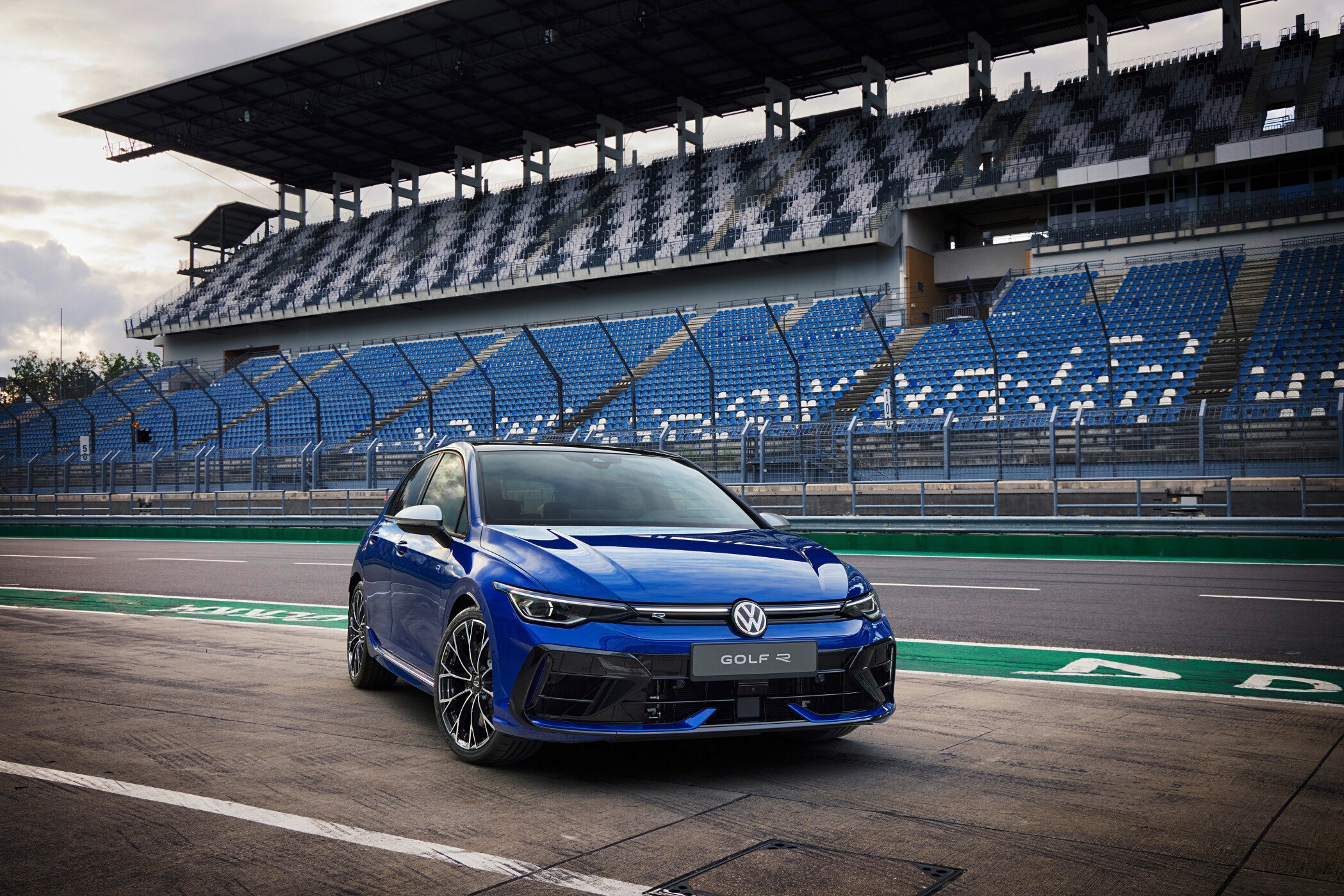 Nouvelles Volkswagen Golf R et R SW (2024)