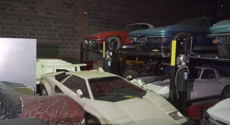 Il découvre une collection de 300 voitures classiques dans une grange ! (+ vidéo)