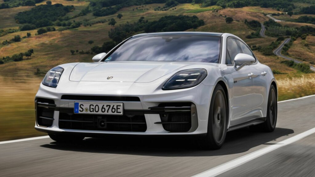 Porsche Panamera Turbo S E-Hybrid 2024