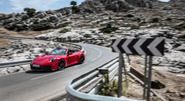 Porsche 911 Carrera 4 GTS Cabriolet hybride 2024