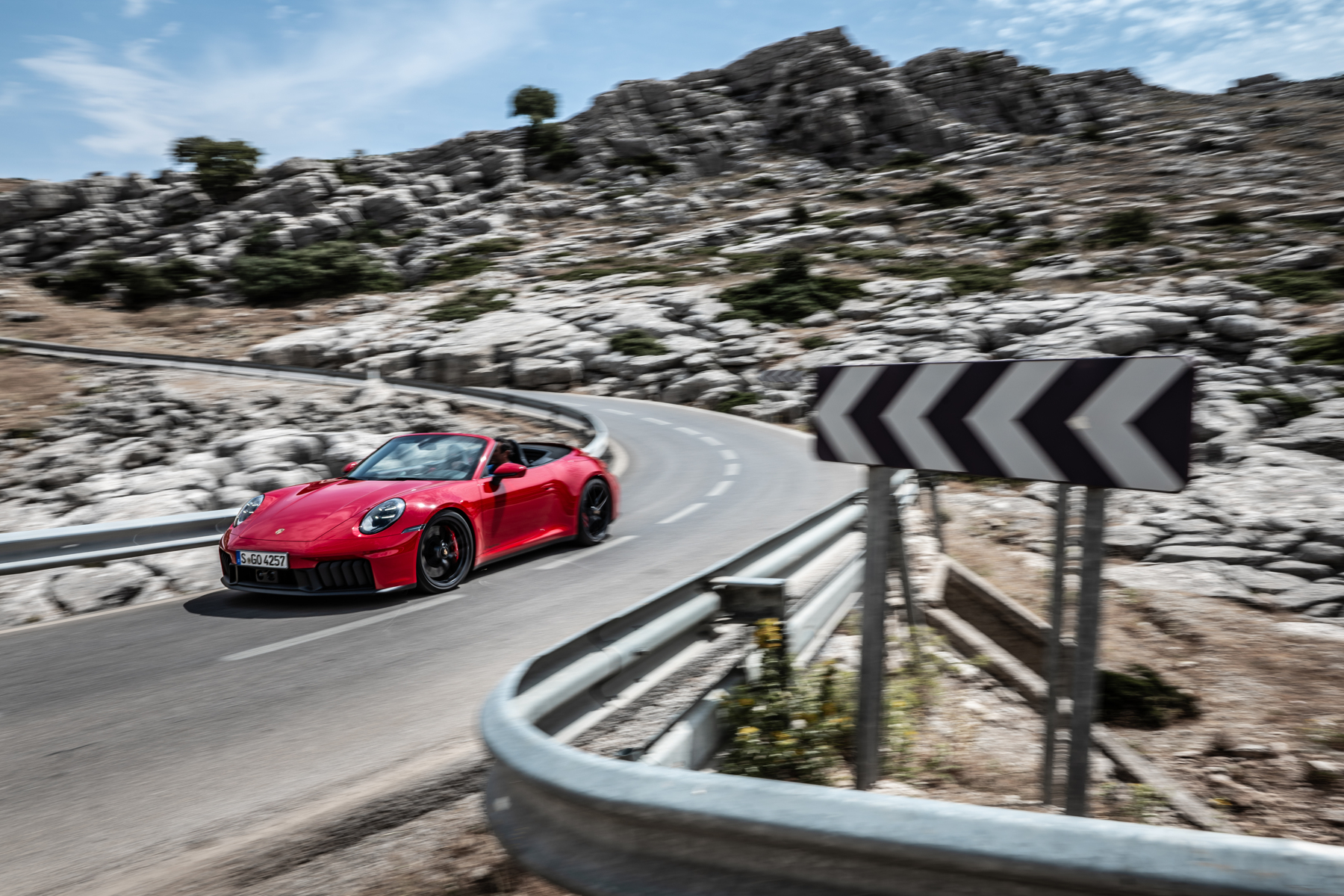 Porsche 911 Carrera 4 GTS Cabriolet hybride 2024